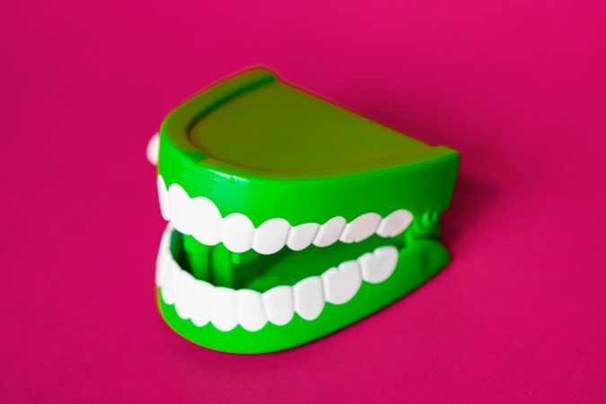 Usuwanie ósemek – zęby mądrości a aparat ortodontyczny
